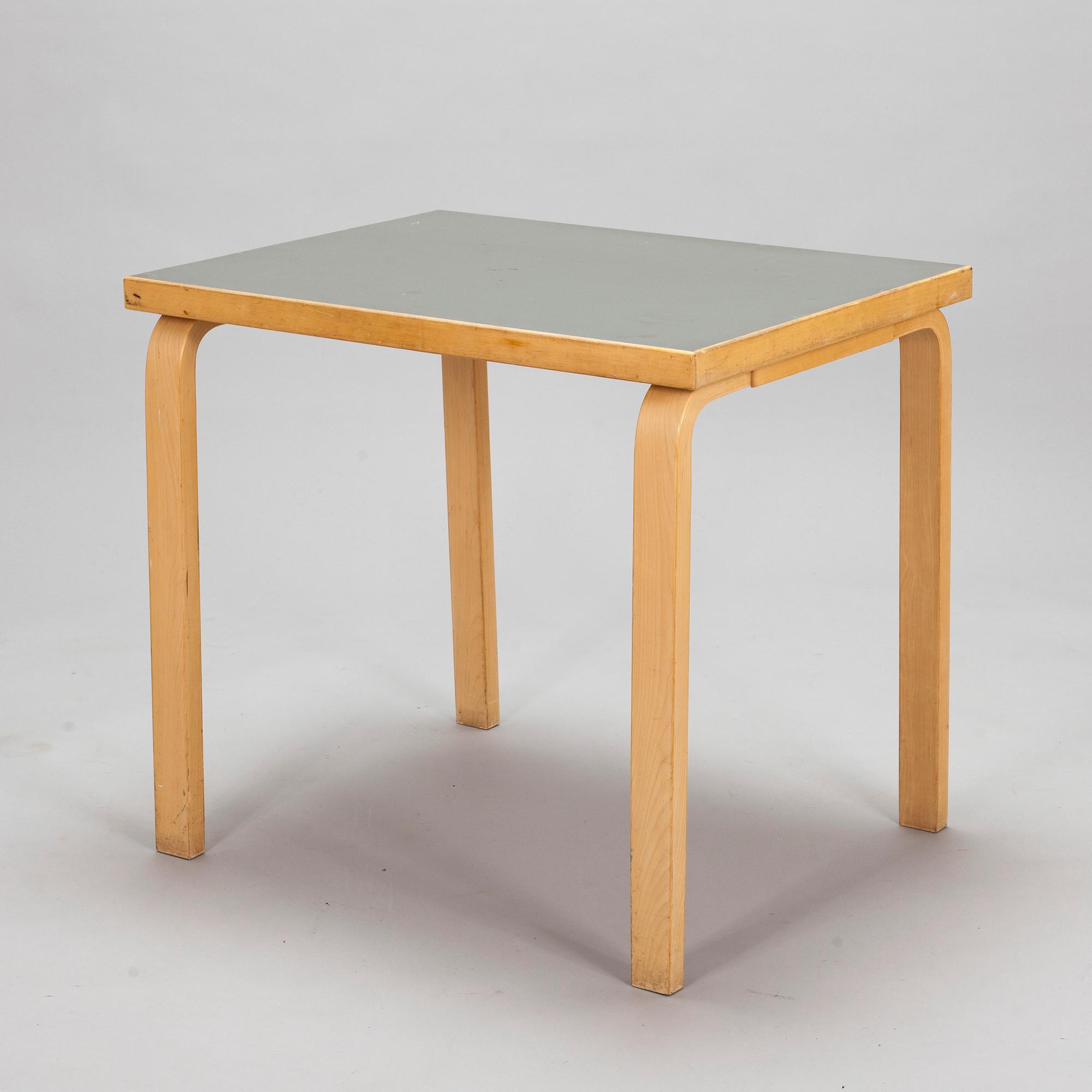 Alvar Aalto, A mid-20th century table for O.Y. Huonekalu- ja Rakennustyötehdas A.B.