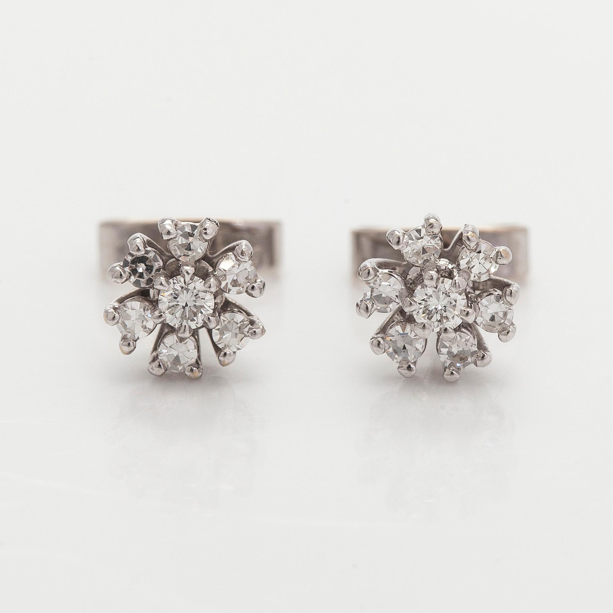 Örhängen, briljant- och åttkantslipade diamanter, 18K vitguld.