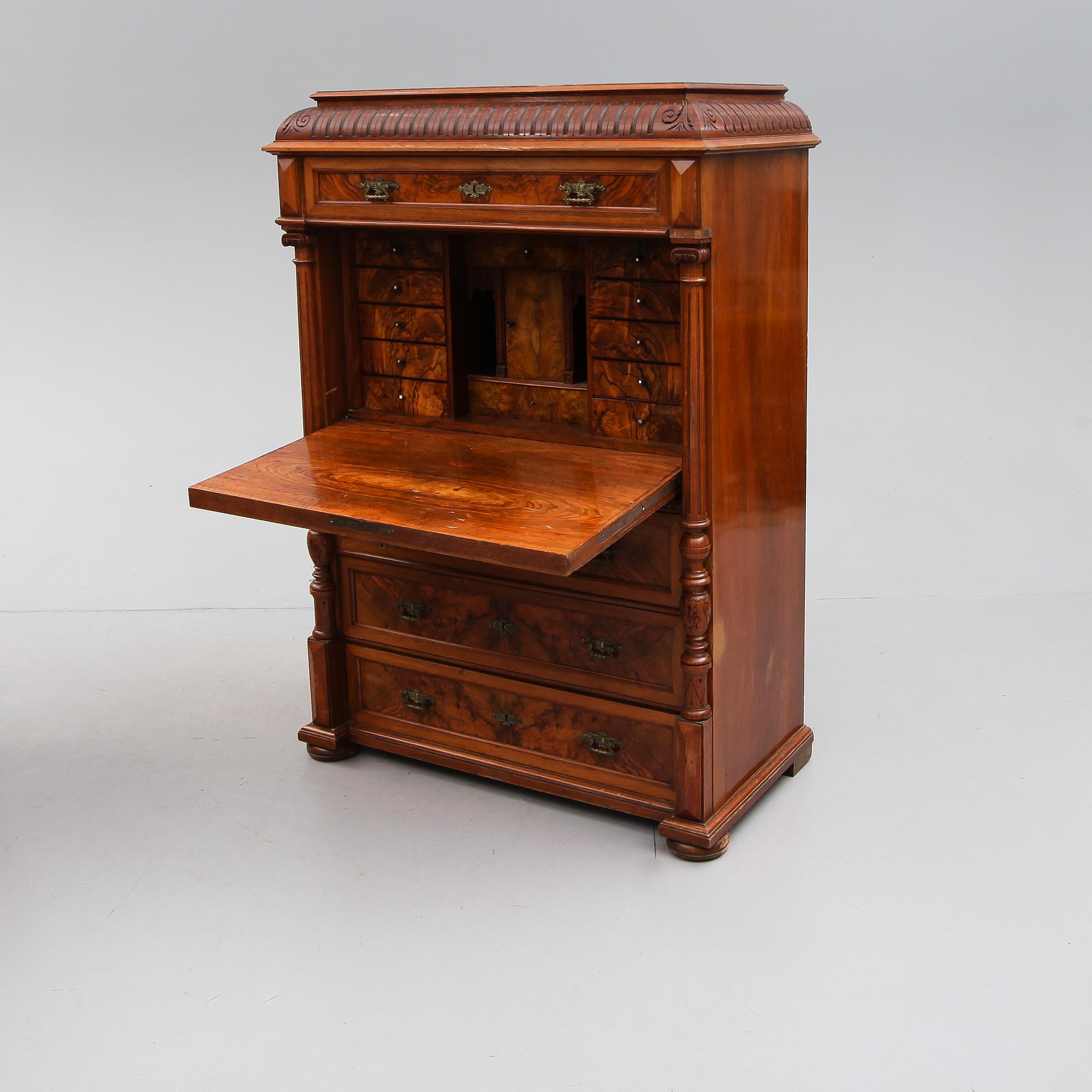 CHIFFONJÉ, 1800-talets andra hälft.