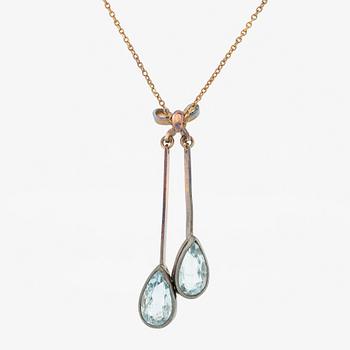 Pendant, 18K gold with two drop-shaped aquamarines.