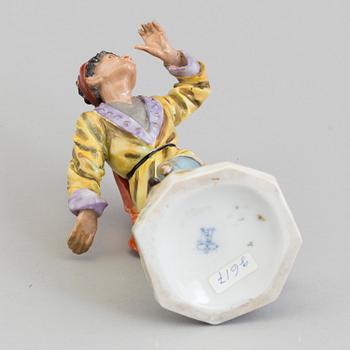 A German porcelain figure, ealry 20th Century.