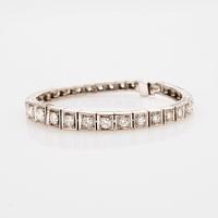 Bracelet, 18k white gold with brilliant-cut diamonds.
