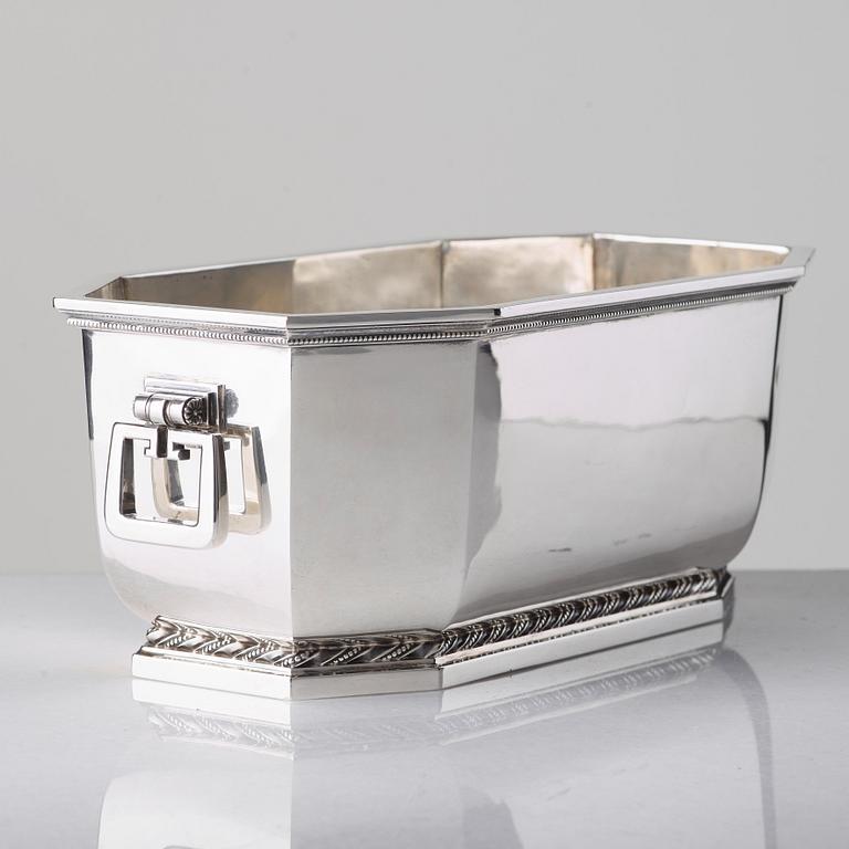 Atelier Borgila, jardiniere, Stockholm 1955, sterling ( silver från Falu Silvergruva).