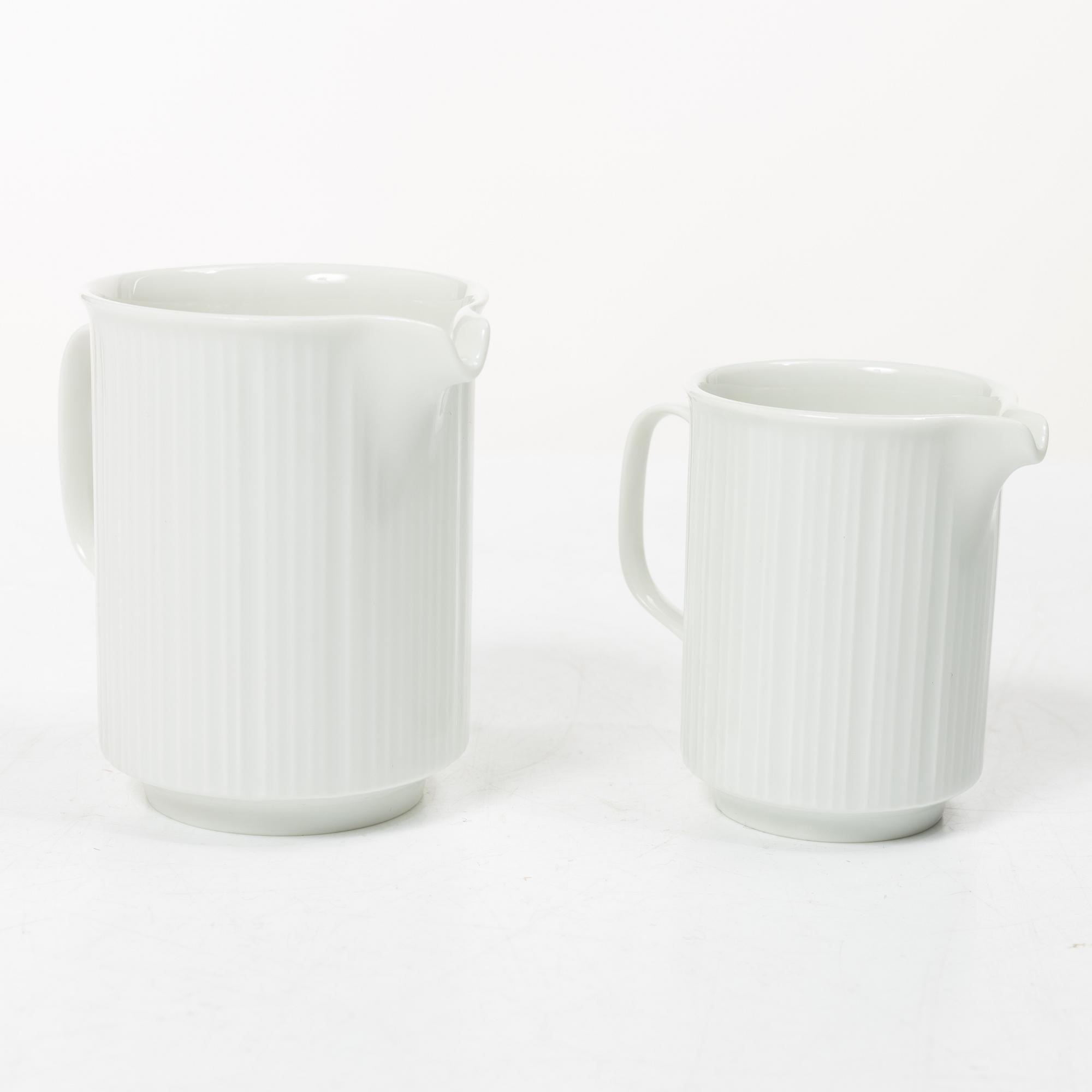 Tapio Wirkkala, A dinner service, 81 pieces, porcelain, “Variation”, Rosenthal Studio-line, designed in 1962.