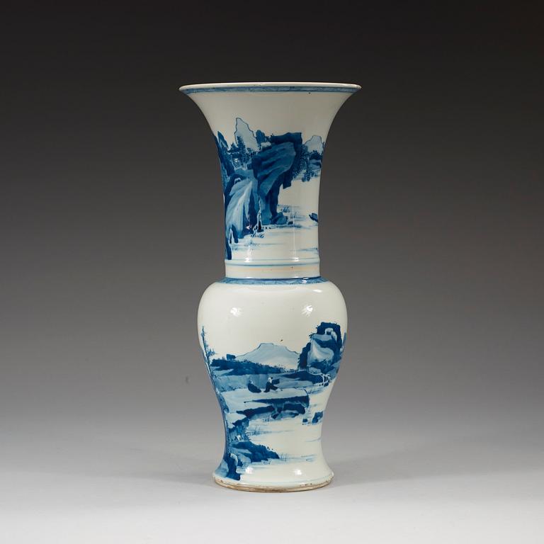 A blue and white vase, Qing dynasty, Kangxi (1662-1722).