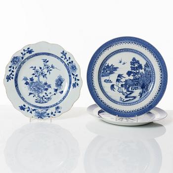 A group of nine Chinese blue and white export porcelain plates, Qing dynasty, 18th and 19th century.
