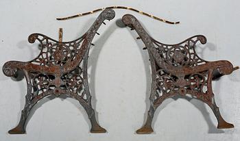 GAVLAR TILL TRÄDGÅRDSSOFFA, ett par, 1900-tal.