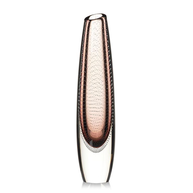 Gunnel Nyman, a 'musselglas' glass vase, Nuutajärvi Notsjö, Finland 1957.