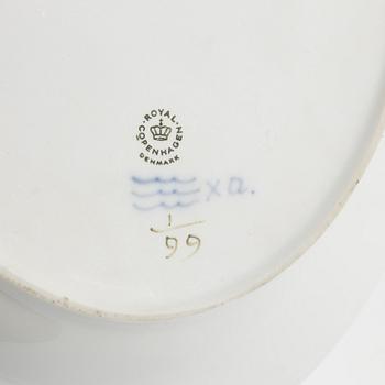 Royal Copenhagen, a 50 pcs  'Musselmalet' porcelain dinner service.