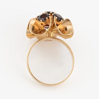 Ring 18K guld med granater.