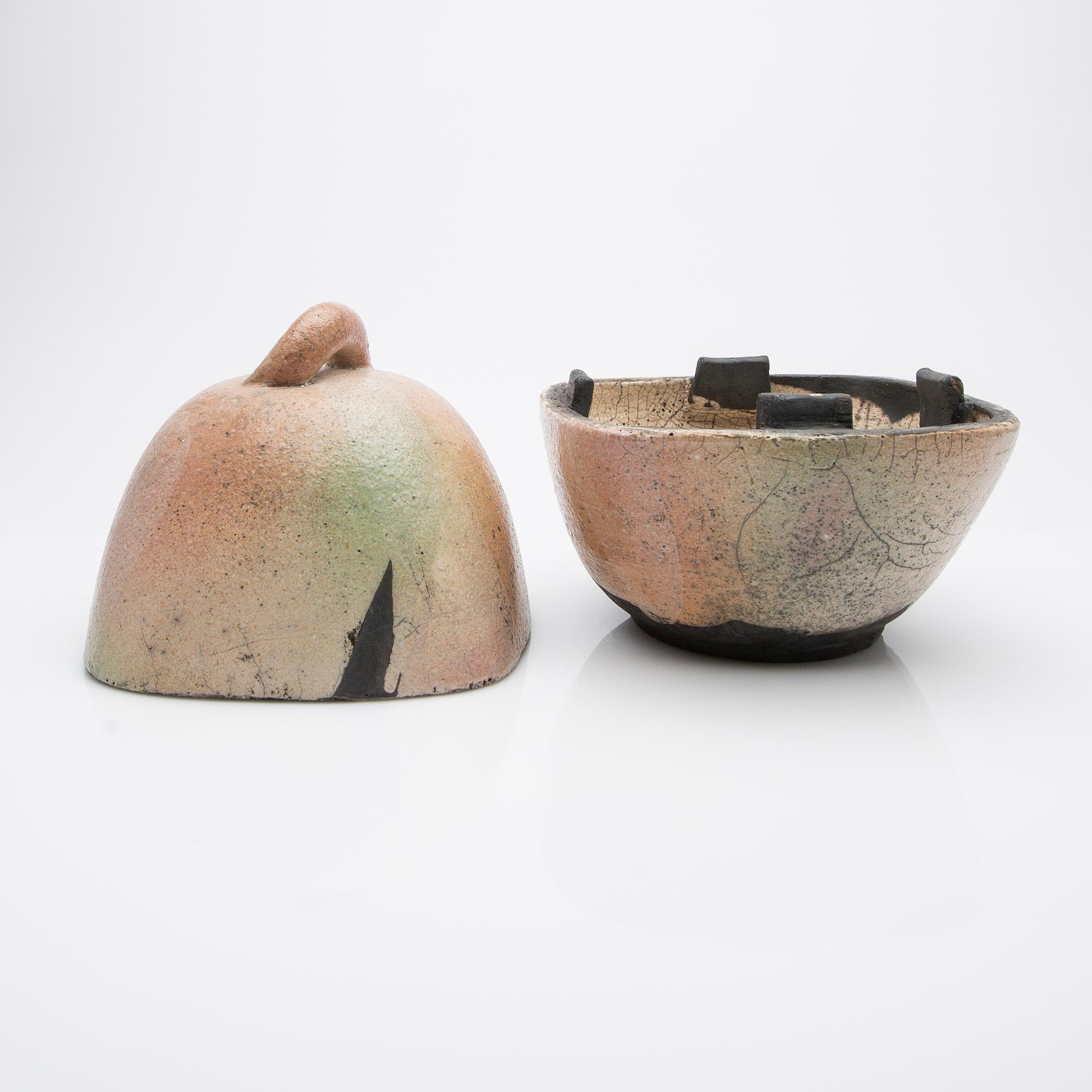 Ulf Johansson, Tea caddy, raku, Sweden, circa 2000.