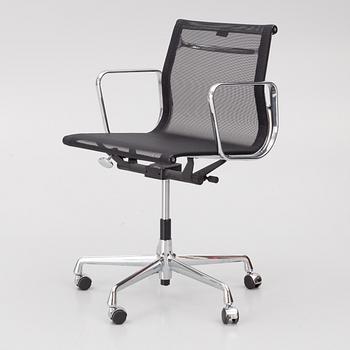 Charles & Ray Eames, Armchair/office chair, EA 108, Vitra.