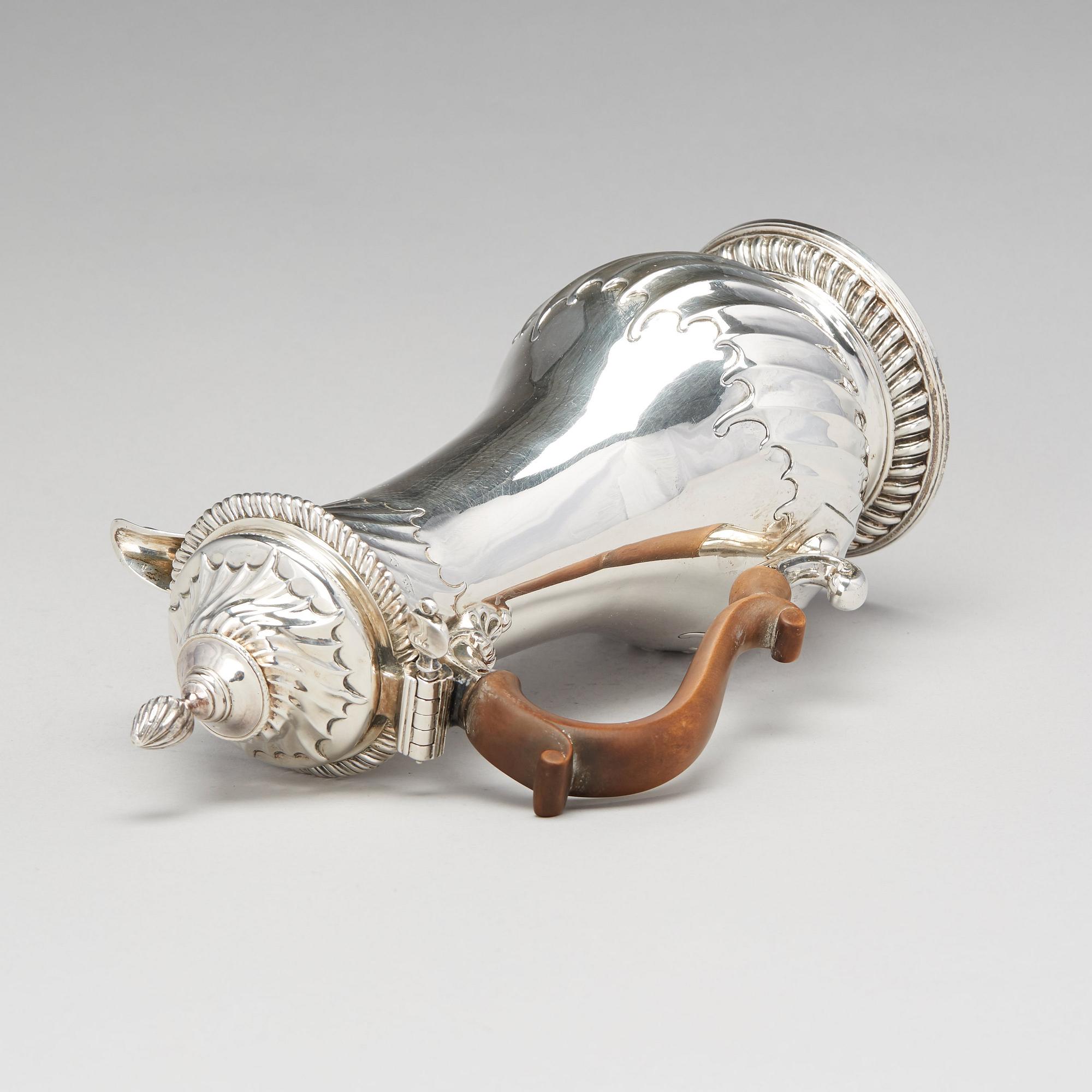 Jacob Marsh troligen, chokladkanna, silver, London 1759.