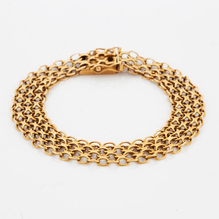 18K gold bracelet.