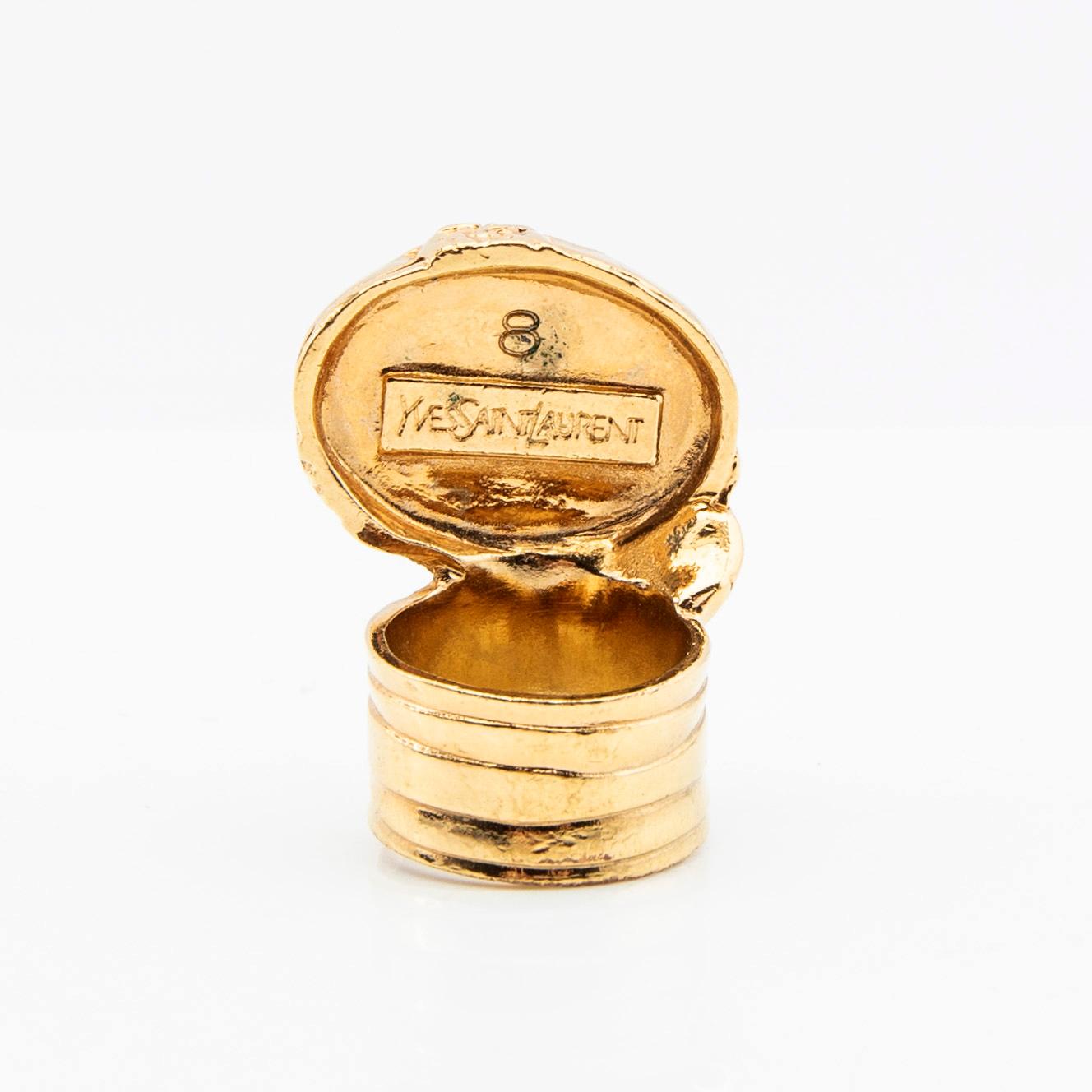 Yves Saint Laurent, ring.