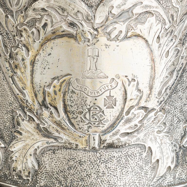 JOHN EDWARDS II, a sterling silver tankard, mark of John Edwards II or possibly of his son, London 1755.