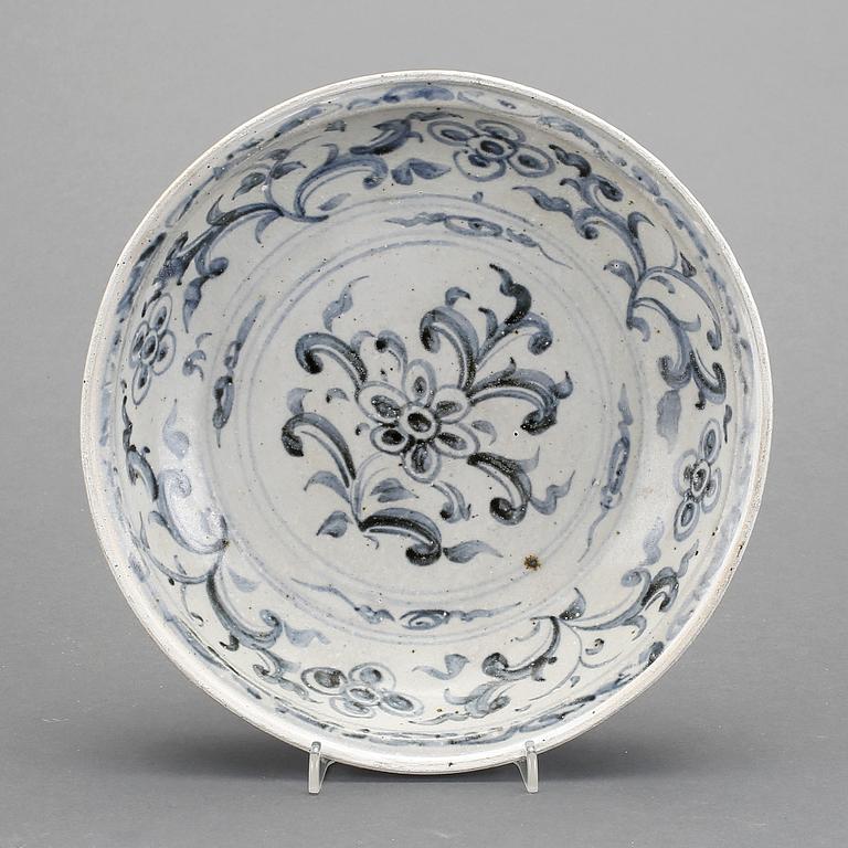 SKÅLFAT, porslin, Vietnam, troligen 1500-tal.