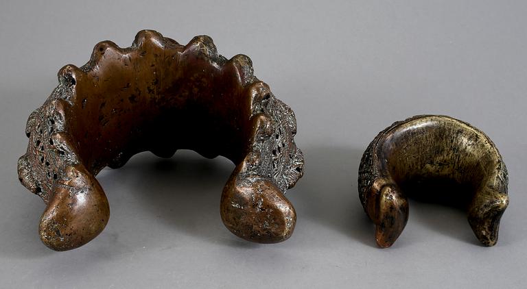 HALSRING SAMT ARMRING, 2 st, brons, Kamerun, Afrika, 1800/1900-tal.