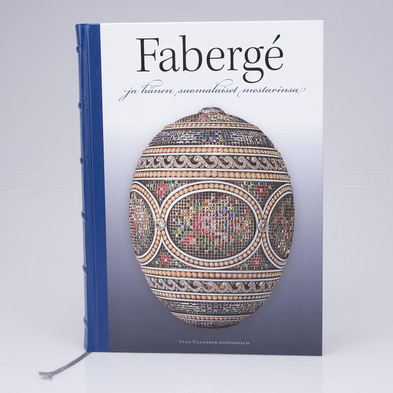 BOK, "Fabergé ja hänen suomalaiset mestarinsa" Ulla Tillander-Godenhielm, Tammi, Helsingfors 2008. Numrerad 1800/1680.