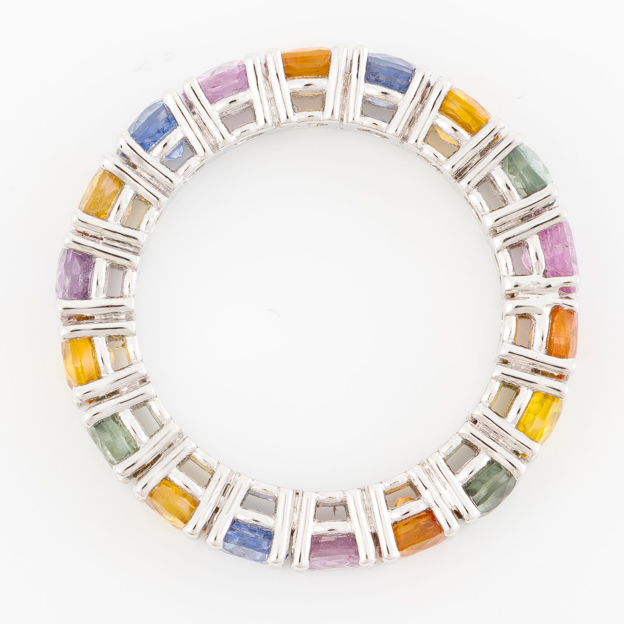 Ring 18K vitguld med multifärgade safirer.