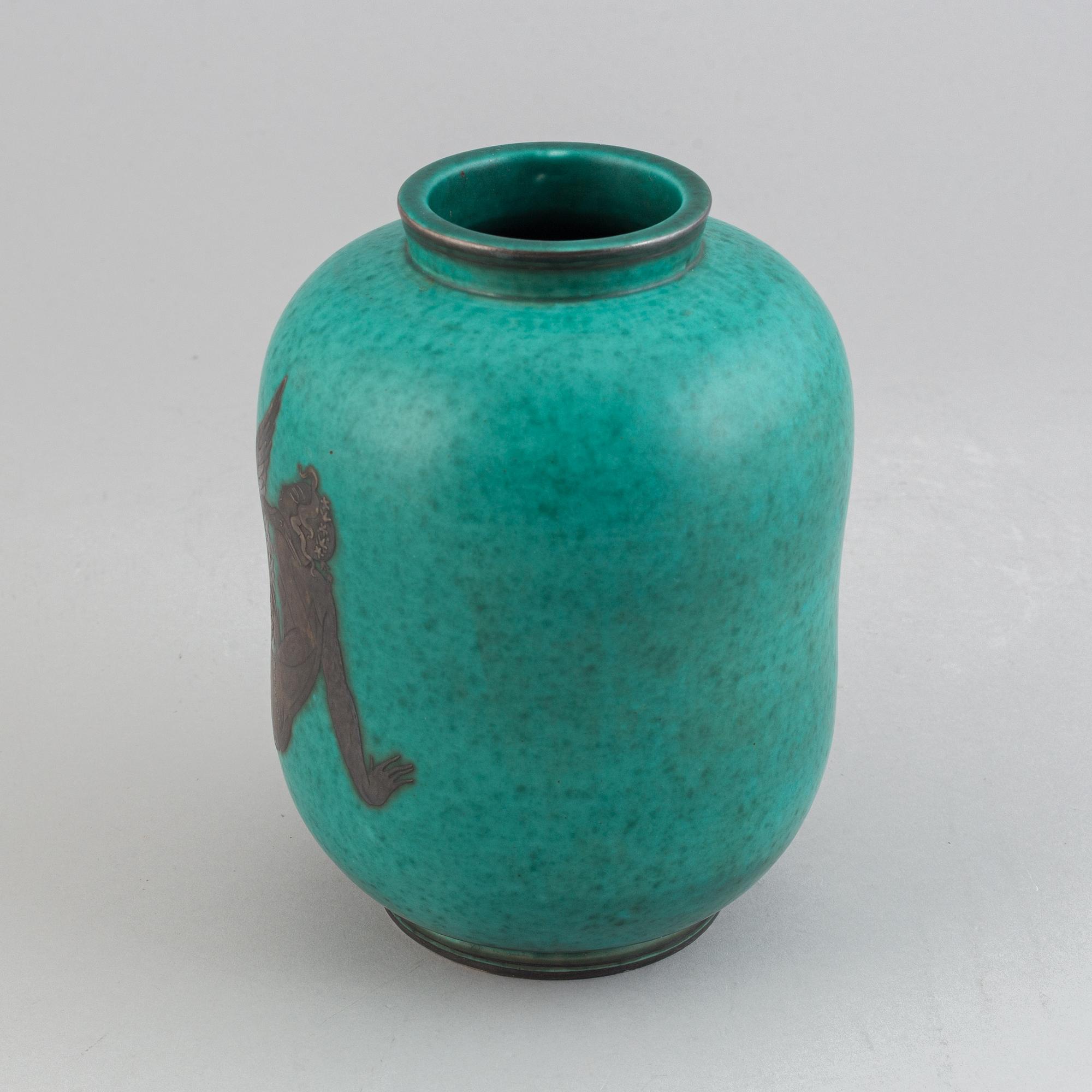 Wilhelm Kåge, a stoneware 'Argenta' vase, model 1079, Gustavsberg.