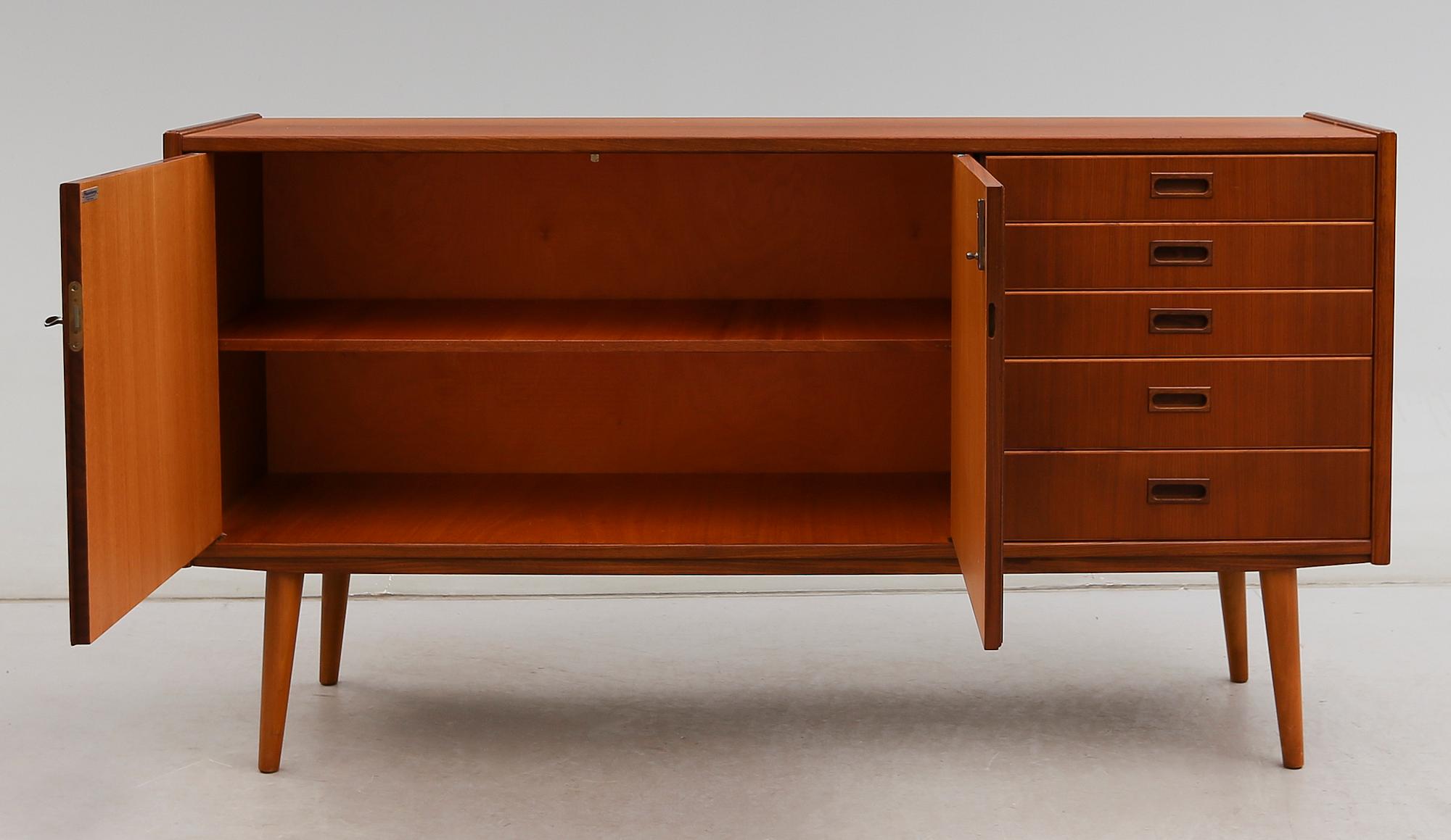 SIDEBOARD, Skaraborgs Möbelindustri, Tibro, 1900-talets andra hälft.