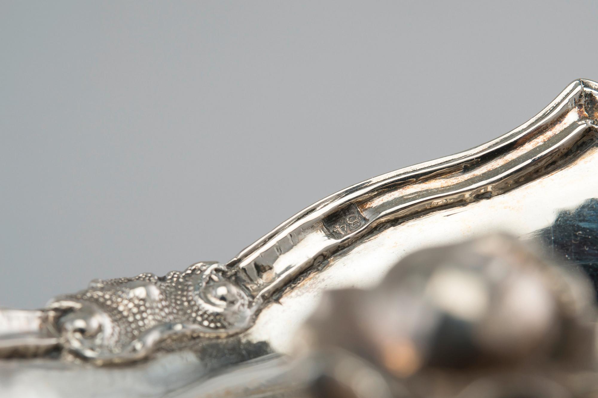 TEKANNA, 84 silver Moskva 1850. Vikt 385 g.