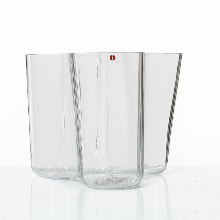 Alvar Aalto, a 'Savoy' glass vase, model 3030, Iittala, Finland.