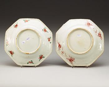 A set of six famille verte dishes, Qing dynasty, Kangxi (1662-1722).