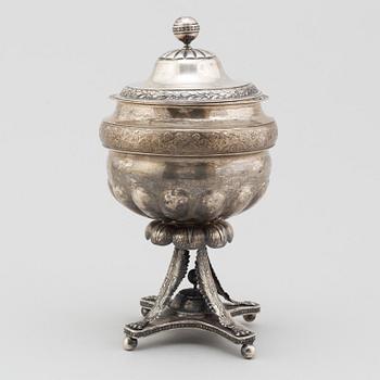 A Finnish 19th century silver sugar-bowl, marked Thomas Lilius, Turku 1843.