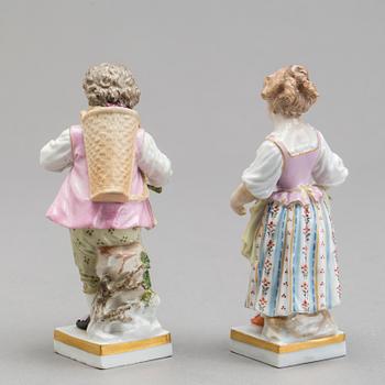 A pair of Meissen figurines, early part of the 20th century.