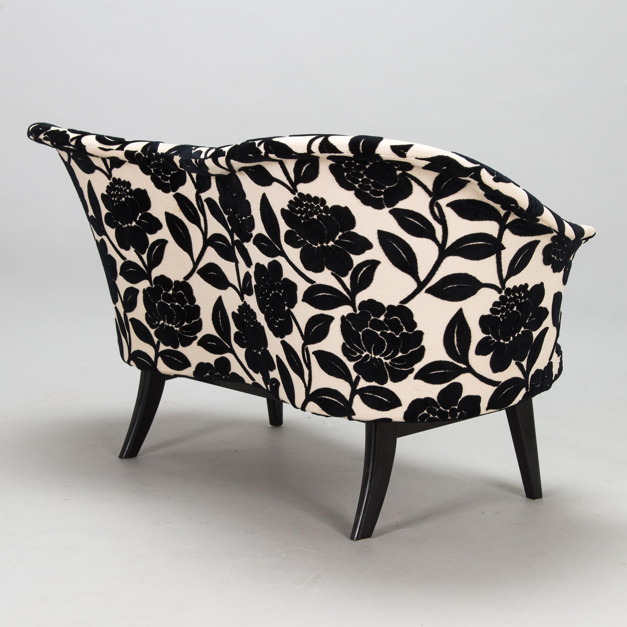 Olof Ottelin, soffa "Duetto" Kervo Snickerifabrik, Stockmann, 1900-talets mitt.