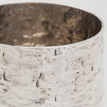 Tapio Wirkkala, four silver beakers, and a rosewood and sterling silver tray, Kultakeskus, Hämeenlinna 1973-74.
