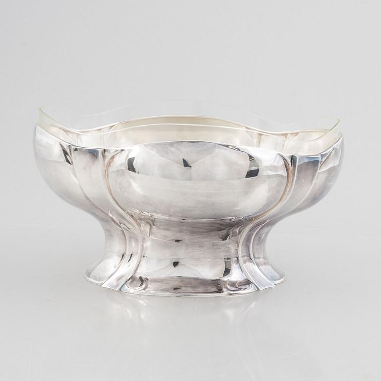 A Swedish Silver Art Nouveau Jardinière, mark of CG Hallberg, Stockholm 1916.