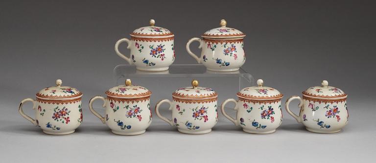 CREMEKOPPAR, sju stycken, kompaniporslin, Qing dynastin, Qianlong (1736-95).
