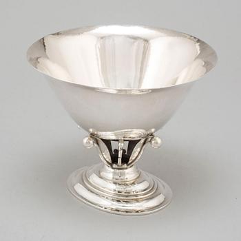 JOHAN ROHDE, skål på fot, sterling silver, Georg Jensen, Danmark, 1925-32.