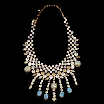 520. A necklace by Christian Dior.