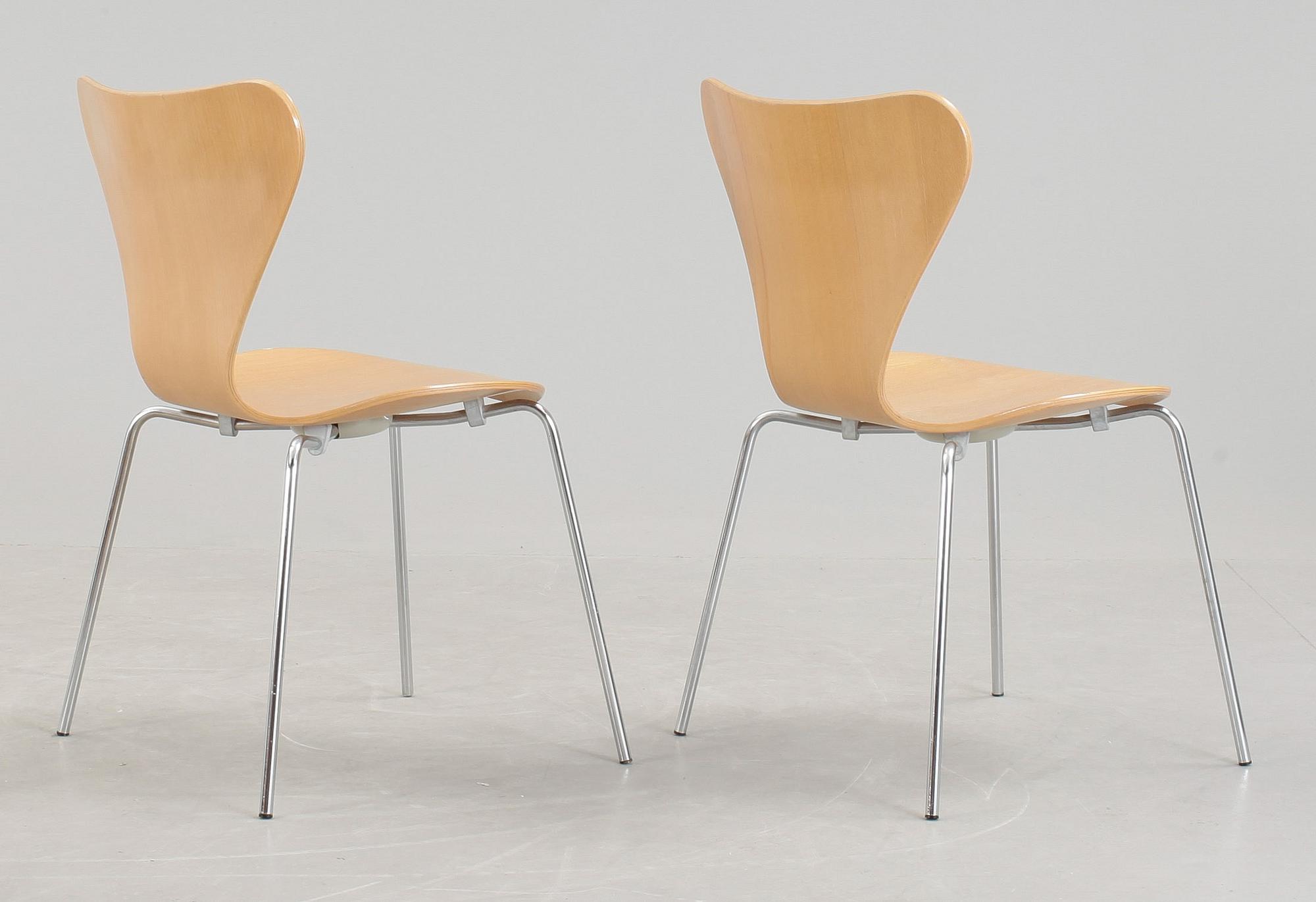 STOLAR, ett par, "Sjuan", Arne Jacobsen, Fritz Hansen. 1978.