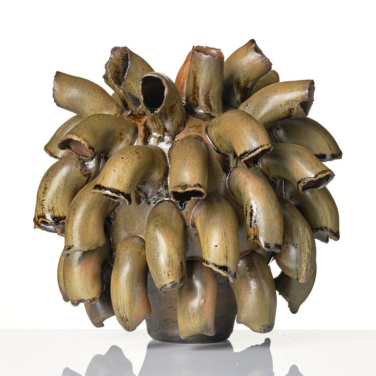 Mårten Medbo, vas, "Hairy", stengods, egen ateljé, 2016.