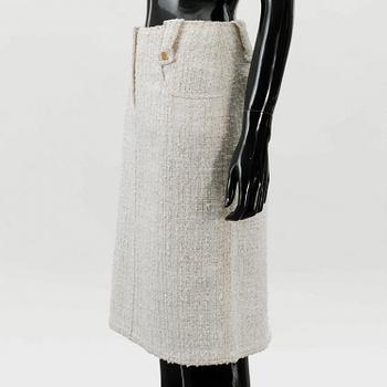 WOMENS TWO PIECE SUIT.