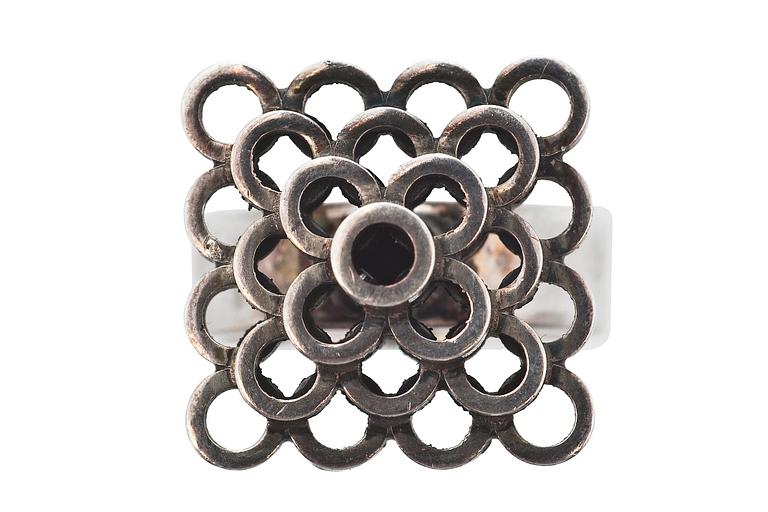 RING, AARIKKA.