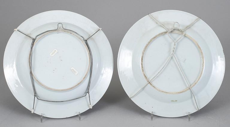 TALLRIKAR, 2 stycken, kompaniporslin, Kina, Qianlong (1736-95).