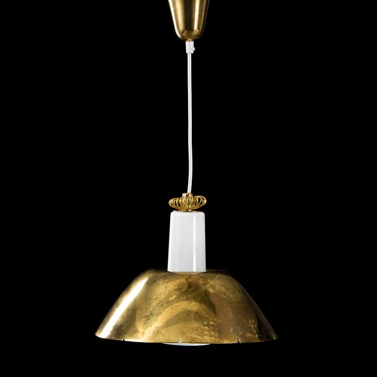 A K2-20 pendant light manufactured by Idman in the 1950s.