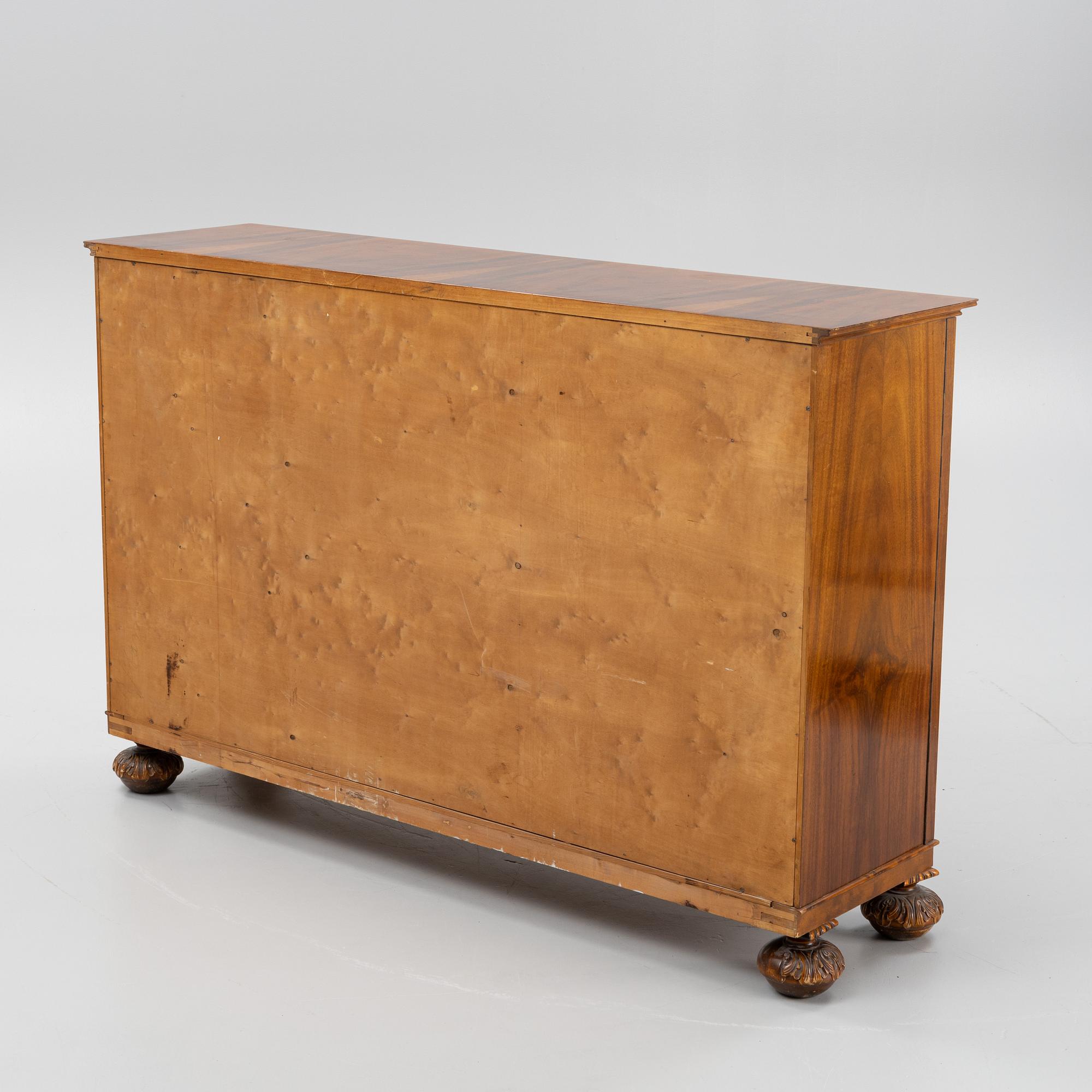 A Swedish Grace cabinet, 1920's/30's.