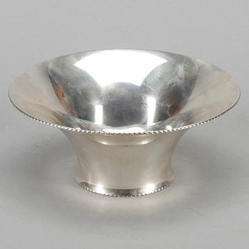 SKÅL, silver, C G Hallberg, Stockholm, 1937. Vikt ca 124 gram.