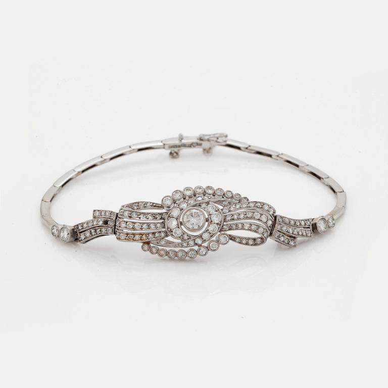 ARMBAND med gammal- och åttkantslipade diamanter.