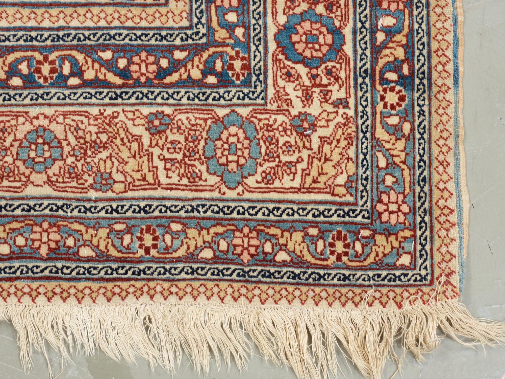ANTIQUE TABRIZ. 169,5 x 126,5 cm.