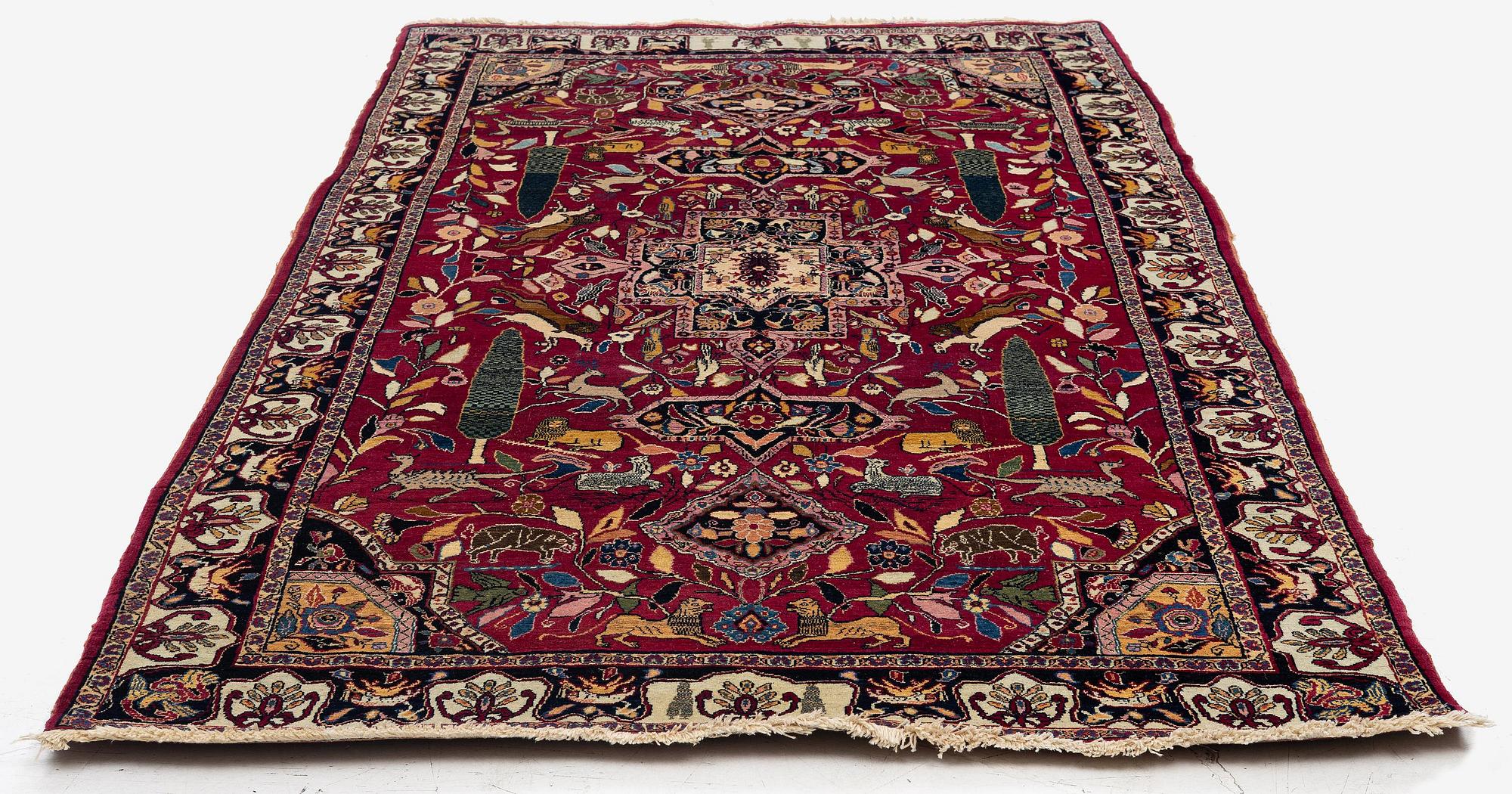 Matta, antik Khorasan, östra Persien, ca 234 x 134 cm.