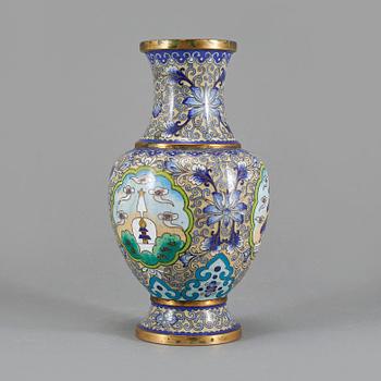 VAS, cloisonné, Kina, 1800-tal.