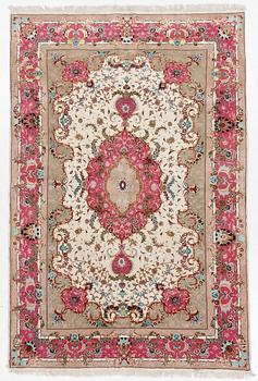 Rug, Tabriz, approx. 290 x 190 cm.